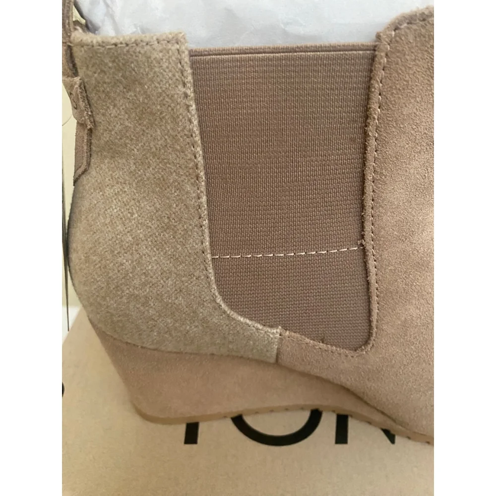 Women's TOMS Beige Suede Wedge Ankle Boots Size 7.5‎